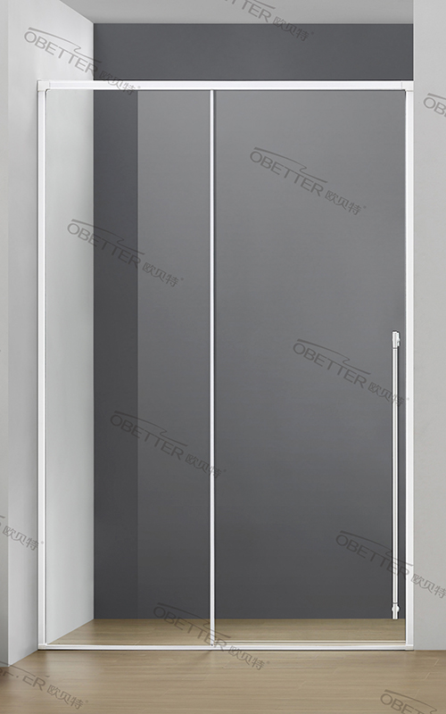 How do bathtub screens contribute to the aesthetic appeal of the bathroom?